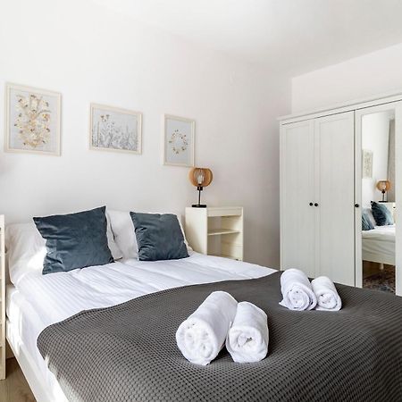 Wonderful 2- Bedroom Apartment With Soul Wwa70 Warsaw Exterior photo