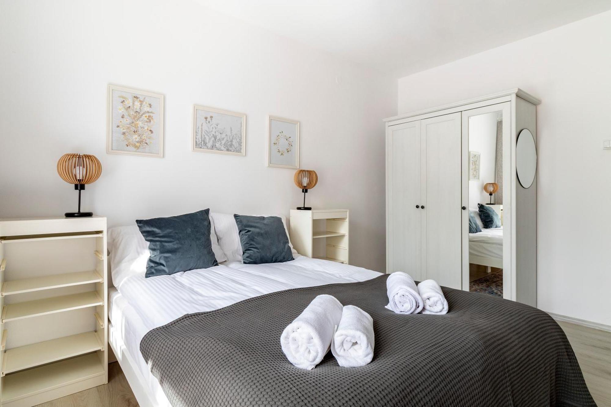 Wonderful 2- Bedroom Apartment With Soul Wwa70 Warsaw Exterior photo